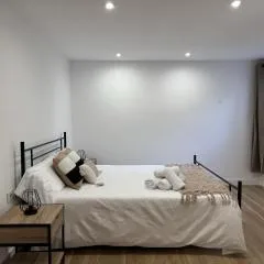 CENTRO VIGO Apartamento reformado, AVE-VIALIA - muy céntrico 5PAX