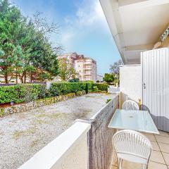 1 Bedroom Amazing Apartment In Royan