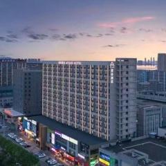 Atour Hotel Wuhan Hidden Dragon Island Hubei University of Economics