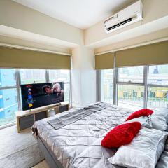 Luxury 2BR Corner near Solaire & Okada II Sunset