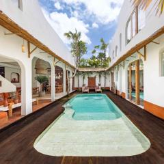 Villa Galanga - Brand New Ethnic Hacienda Villa Next to Canggu with Private Pool and Parking