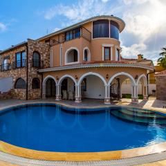 Red Premıum Avangarde Şık Mimari