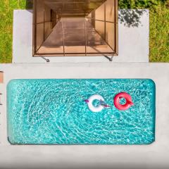 6 Bedrooms, Two Villas, Heated Pool, 2mil to Downtown