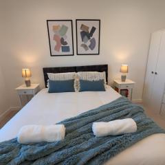 Hale Elite Apartment - 20 Min from Central London