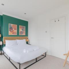 Glorious 2BD Duplex with Balcony Islington