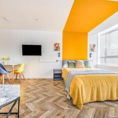 Central Modern Studio Apartment