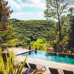"Les Hauts du Marquet" - Meublé de tourisme 5 Etoiles - Gîte de groupe 15 Personnes en Cévennes - Piscine à débordement - Balnéo - Sauna - Nature