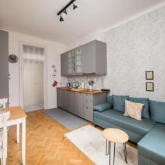 Metro Racławicka Charming Apartment