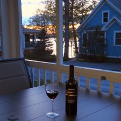 The Chickadee - 21 Farm View