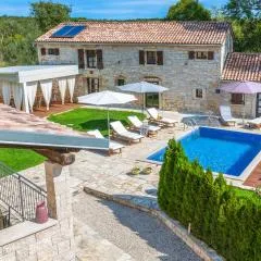 Beautiful Villa Jadreska with pool in Kanfanar