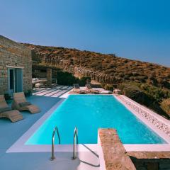 Luxury villa Jomar with a swimming pool and sea view, in the area of Otzia
