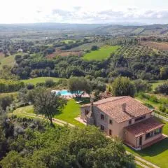 CASALE OMBRONE 11, Emma Villas
