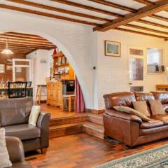 HOXNE HOUSE WEYBOURNE,N Coast sleeps 14 5 bedroom j72
