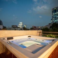 Luxury House with Terraces and Jacuzzi