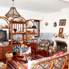 Family house with sea view in A dos Cunhados