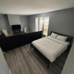 2 Or 3 Bedroom Walk To Strip Mgm Casino Shop Club