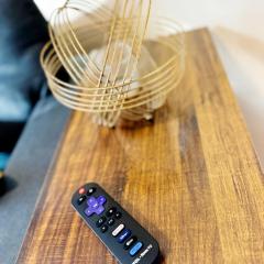 NYC 2 Bed America Dream Mall Train Station