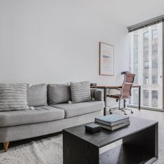 Blueground The Loop pool AC nr park CHI-1188