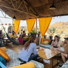 Jaisalmer Hostel Crowd