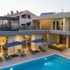 Villa Mary Lou with heated pool