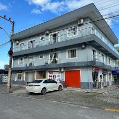 Residencial Leão 355 - Apartamentos econômicos - 15min a pé da Praia de Bombas