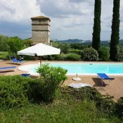 Antico Casale in pietra con Piscina privata