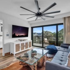 Remodeled Luxury Condo with Lake Views