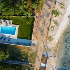 4 Bedroom Stunning Home In Turanj