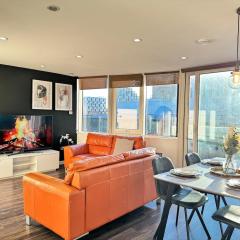 Balcony 60 Inch TV Penthouse City Centre with views