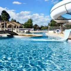 Maison charmante à Salavas avec piscine et jardin