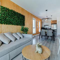 1CH Gym Rooftop and 97 Walkscore and 10mins QC