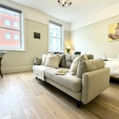 Chic Marylebone Studio, Walk to Oxford Street or Regent's Park, by The Design Traveller