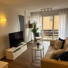 Apartamento de 2 habitaciones en primera línea con vistas al mar