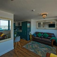 Sidemersey Livings - 2 Bedroom Central Apartment with views