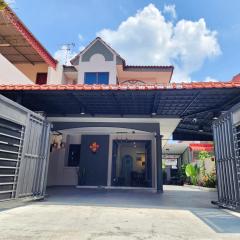 IPOH Taman Pelangi Double Storey HomeStay