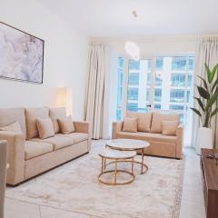 Stylish Marina View Apartment With Private Marina Walk Access