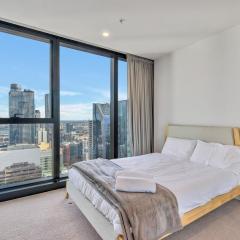 3BR 2BA Chic Apt with Parking