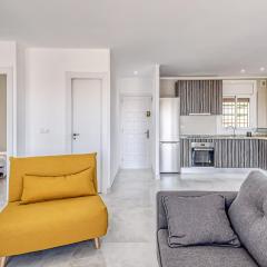 Villa near Roses with Pool & Beach Access