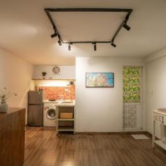 Westlake Cam Art Lucy Homee, Netflix, Food&Cofee