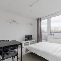 Stylish 1BD Flat with Shard Views Near Bermondsey