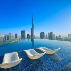 Stylish 2BR Retreat Wi-Fi & Pool Access