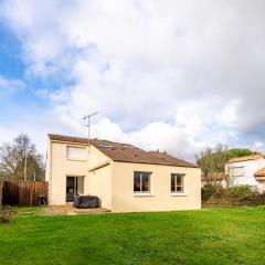 128-Aux beaux volumes, proche plage