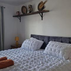 Amani 2-Bed Bungalow - Sleeps 4 - Pet Friendly