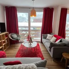 Rouge Canneberge -8 personnes- 84m2 Vue dégagée Sétaz