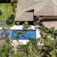 Paraíso com Piscina e Natureza em São Sebastião