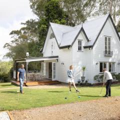 Exclusive Luxury Designer Cottage Estate for 10 - Peaceful Retreat Just 8 Minutes from Maleny
