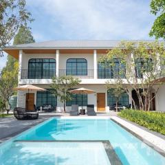 กว้างคูณยาวคาเฟ่รีสอร์ท & พูลวิลล่า