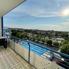 Lovely flat overlooking the pool