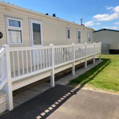 Pg41 3 BED GOLDEN PALM CHAPEL ST LEONARDS