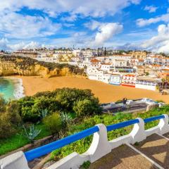 Casa located above Carvoeiro Beach!